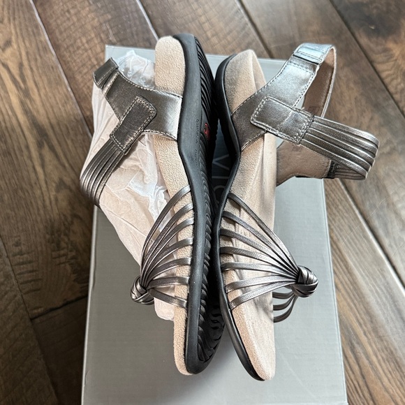 Vionic NWT Talulah Strappy Comfort Sandal Metallic Pewter 9.5‎ wide - Picture 5 of 8